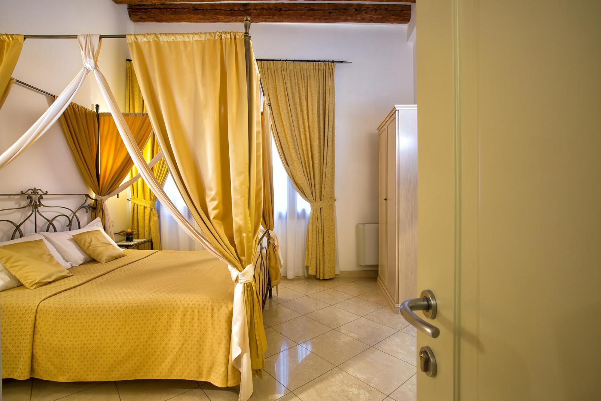 Couette-café Vite Dorata 3*