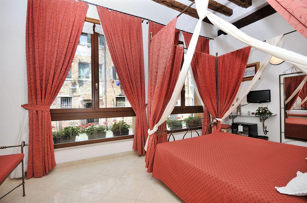 Couette-café Vite Dorata 3*